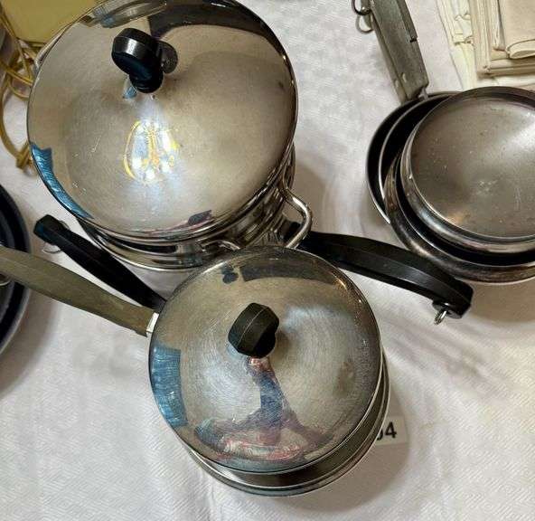2 Revere Ware Pots, 3 Farberware Pots with Lids and Double Broiler Accessory image