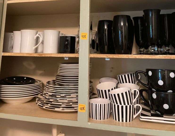 Black and White Dinnerware