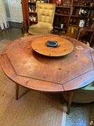 Round dining table
