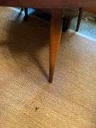 Round dining table