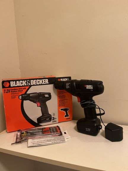 Black & Decker 7.2V Cordless Drill with Bit Set image