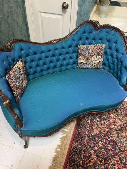 Tufted Settee with Floral Pillows image
