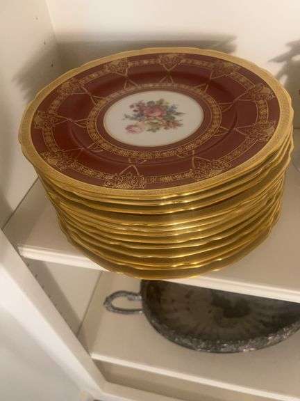 Set of 12 Decorative Plates - Floral Center & Gold Trim image