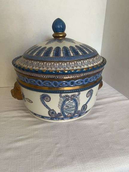 Decorative Porcelain Covered Bowl with Gold Accents image