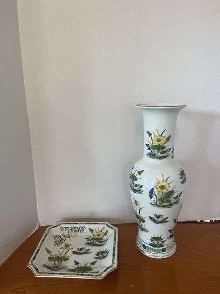 Duck & Lotus Motif image