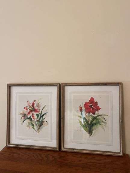 Set of Two Framed Floral Prints image