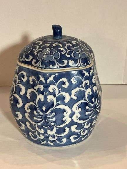 Blue and White  Covered Jar image