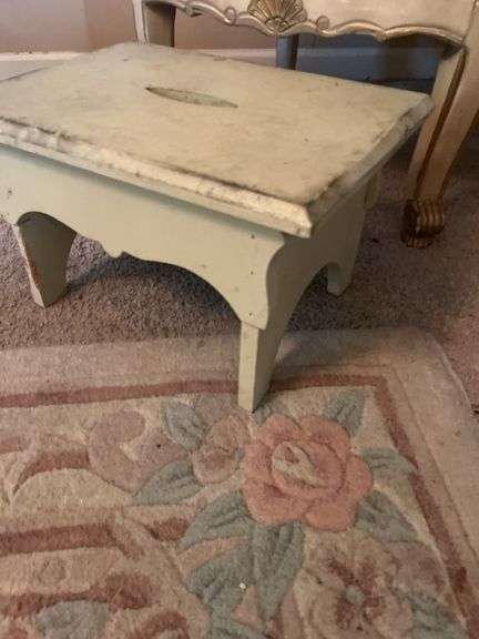 Arm chair w/ wooden stool