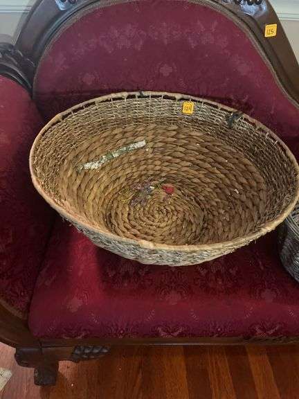 Basket lot