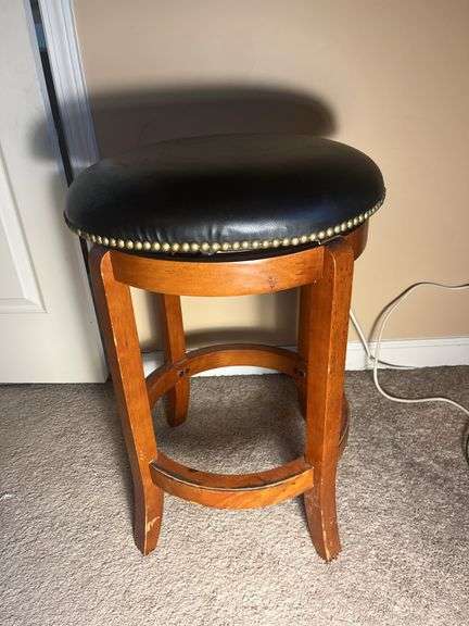 Swivel Top Stool