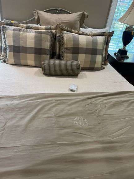 Iron bed w/ Tempur-Pedic Mattress