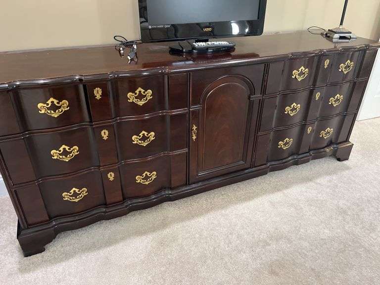Henredon Dresser