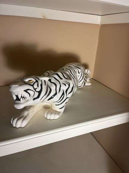 Figurines