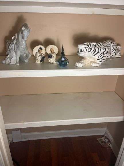 Figurines