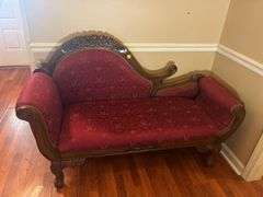 Fainting couch
