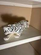 Figurines