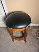 Swivel Top Stool