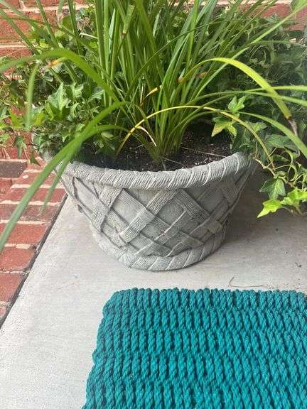 Concrete planter
