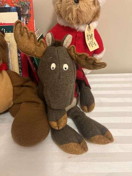 Christmas Books and Stuffies