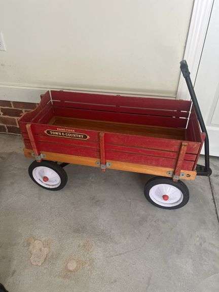 Radio Flyer Town & Country wagon