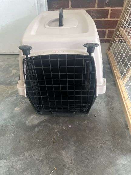 Pet crate and barrier