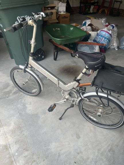 Halfway folding bicycle