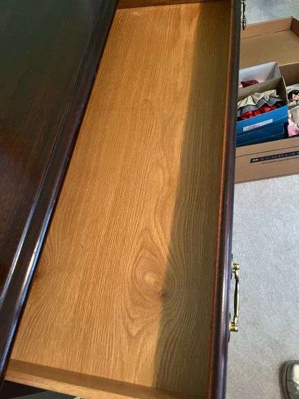 Chest of drawers