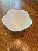 White dish lot