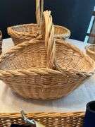 Basket lot