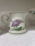 Gravy boat & creamer and sugar dish