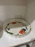 2 Casserole dishes and pie dish