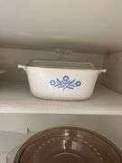 Casserole dishes with lids