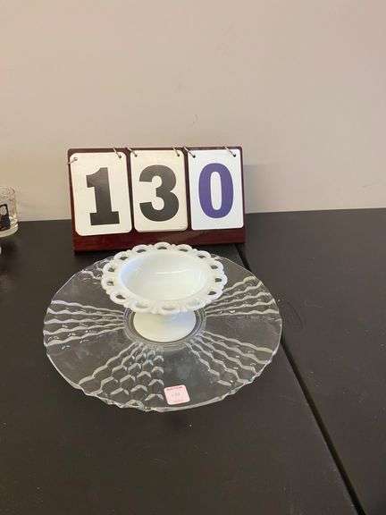 PLATTER AND SUGAR BOWL image