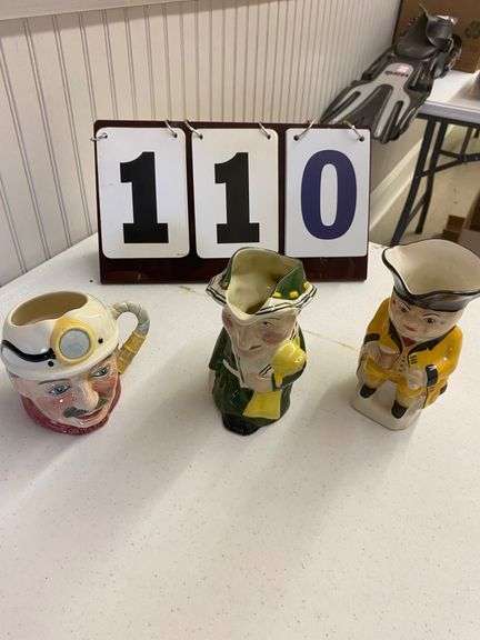 CHARACTER MUGS image