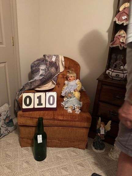 CHAIR IN LEFT BEDROOM - NO CONTENTS