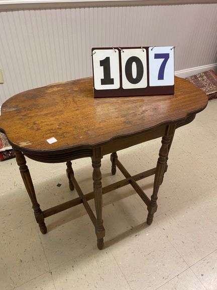 ANTIQUE TABLE image