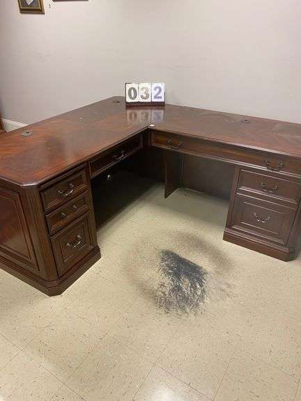 TWO-PIECE DESK - 67 BY 75 image