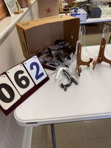BOX OF PLATE STANDS - 30 TOTAL image
