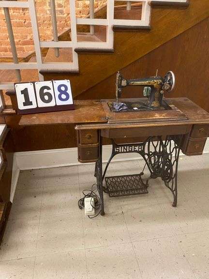 SINGER SEWING MACHINE WITH ELECTRIC MOTOR image