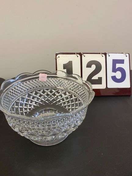 LARGE GLASS BOWL image