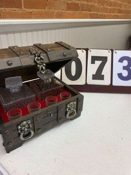 VINTAGE JAPANESE LIQUOR CHEST image