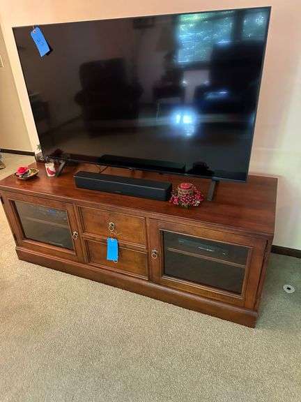 55" Flat Screen TV- Sony Wireless LAN, Bose Sound Bar, Ethan Allen Cabinet, Cisco Router, Roku