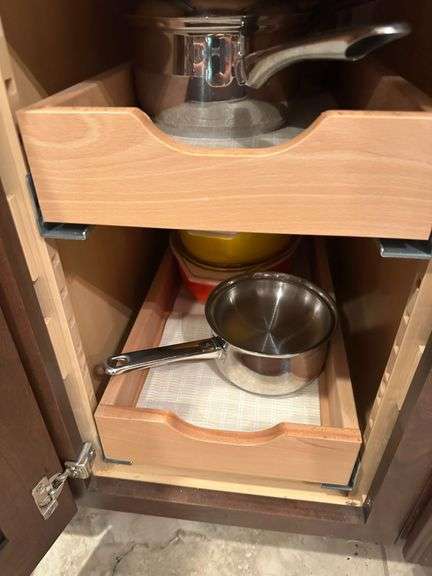 Pots/ Cookware (2 shelves)