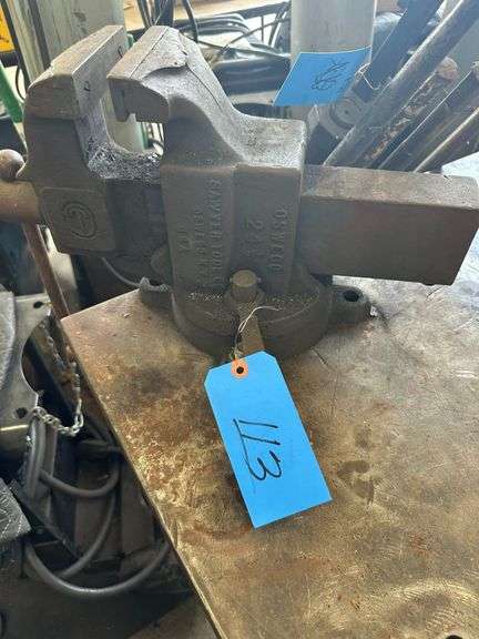HD Rolling Welding Table w/ Vise, 10' x 5' image