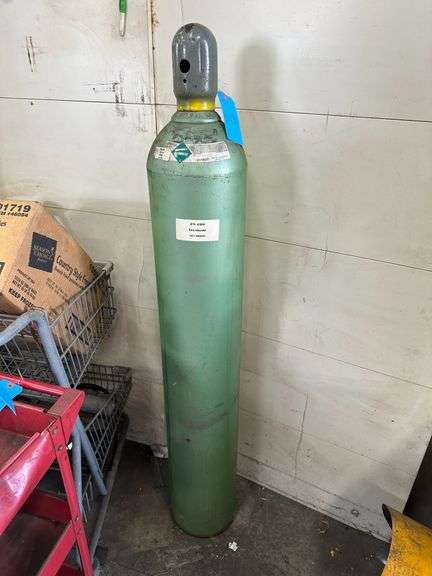 Welding Gas Cylinder Tank, 2% CO2, 33% Helium, 65% Argon, Full image