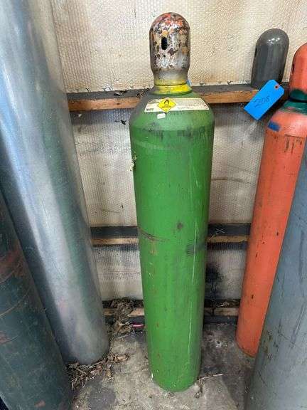 Welding Gas Cylinder Tank, oxygen, uk image