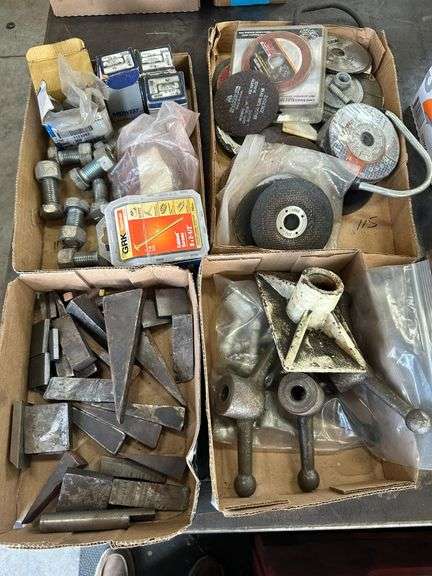 Sanding Disks, Hardware image