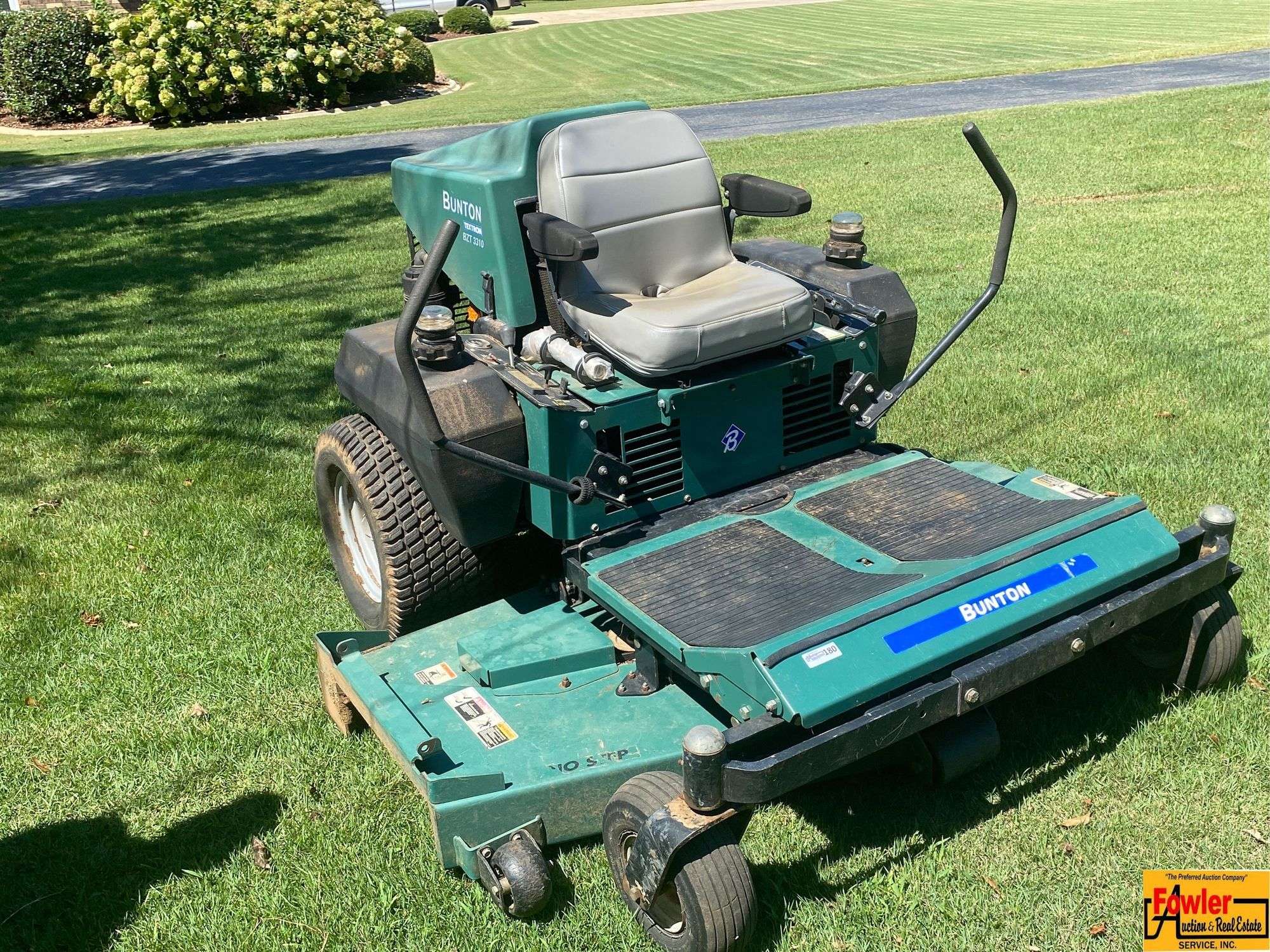 Bunton Textron BZT 3310 Zero-Turn Mower - Fowler Auction