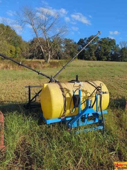 Farm Sprayer Tank with Boom image