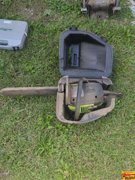 Poulan Wood Shark Chainsaw with Case image